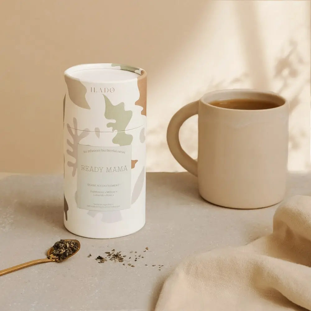 Biologische kruidenthee voor de bevalling